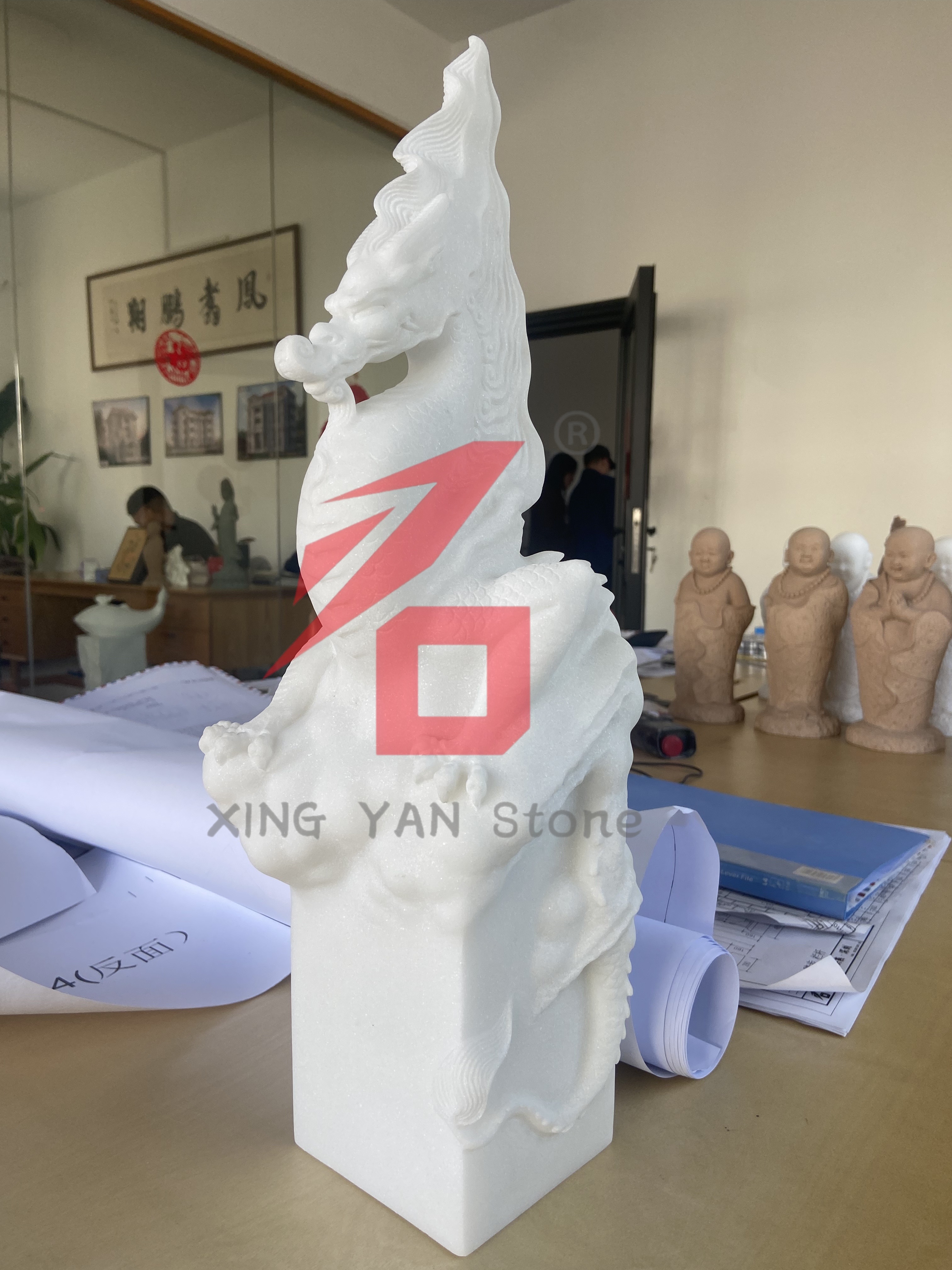 Ukiran Batu Bergaya Cina Mendapatkan Popularitas di Pasar Peringatan Eropa dan Amerika