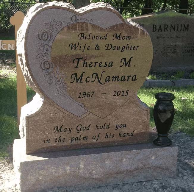 China Xingyan Hati Berbentuk Peringatan Seni Granit Tombstone