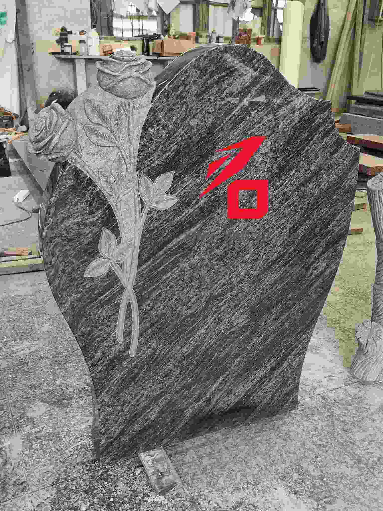 Batu Nisan Peringatan Mawar Berbentuk Hati