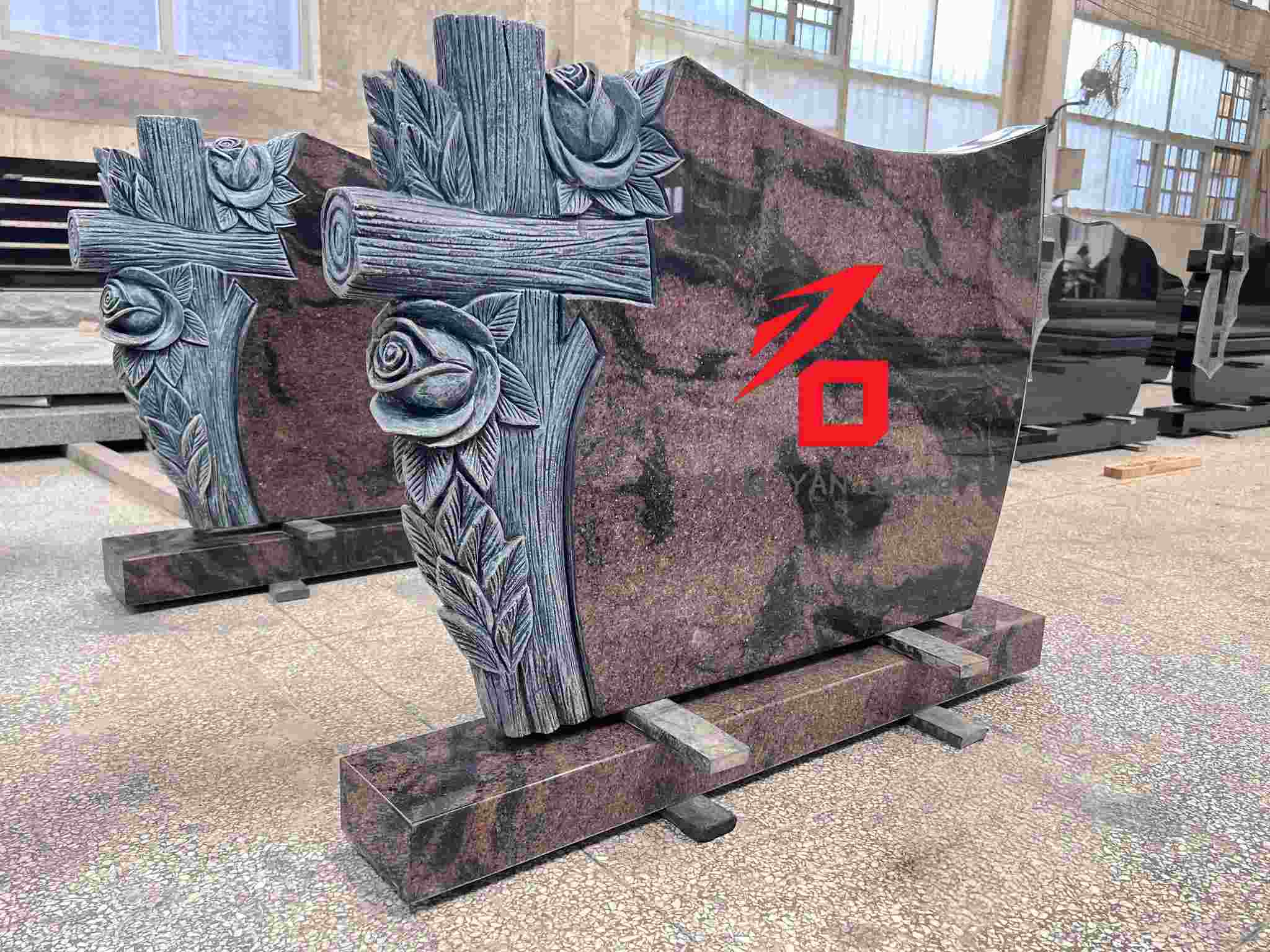 Batu Nisan Peringatan Pola Mawar dan Salib