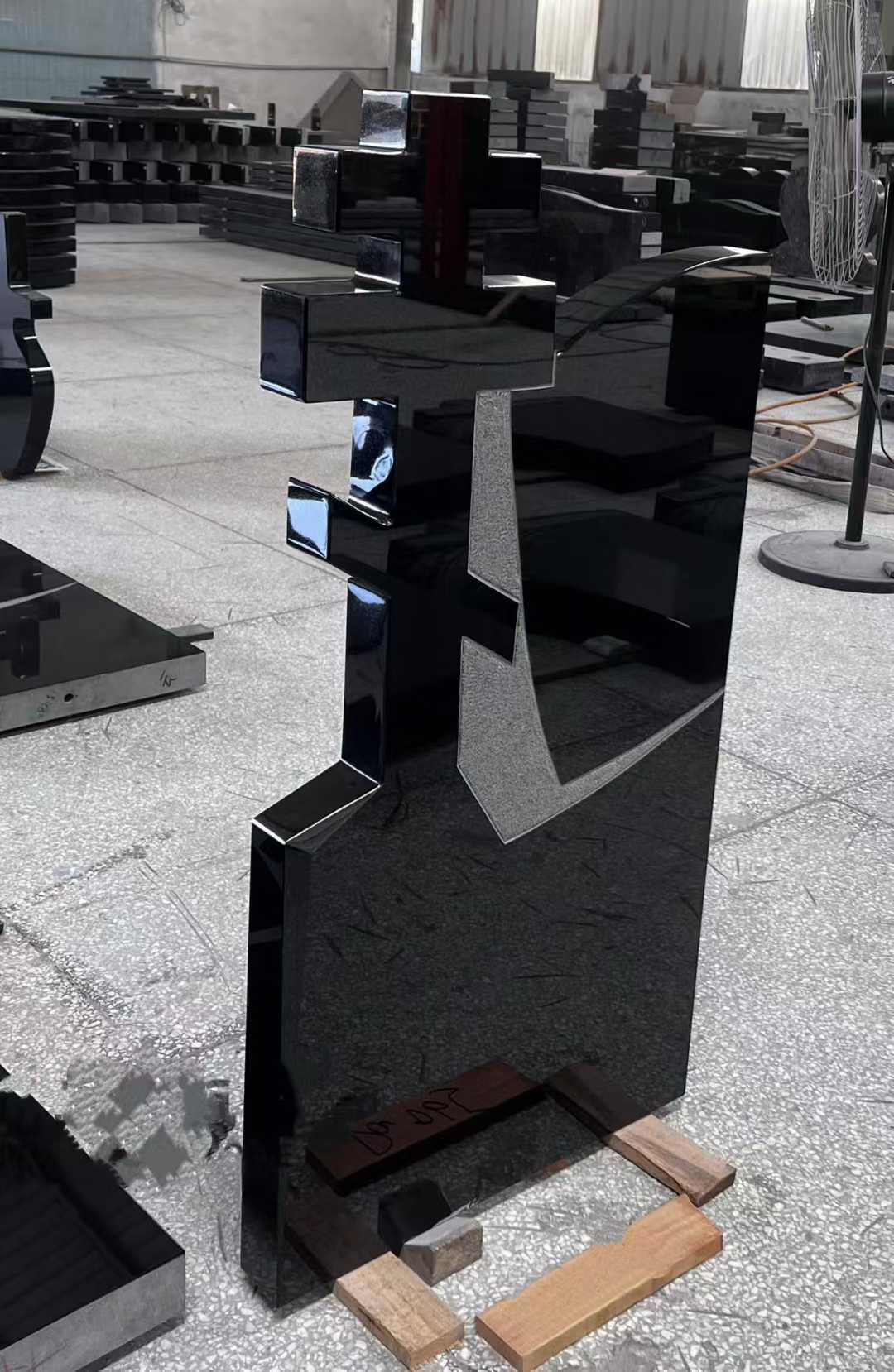 Batu Nisan Hitam Geometris Kreatif Xingyan